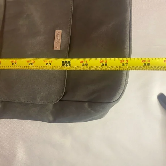 Baggallini Crossbody bag, gray animal print multi pocket purse adjustable strap - Picture 4 of 12